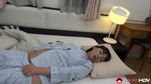Địt em họ vú to ngủ say
